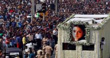 <font style='color:#000000'>Fans bid tearful farewell to Sridevi</font>