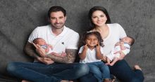<font style='color:#000000'>Sunny Leone welcome twin baby boys</font>