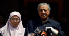 <font style='color:#000000'>King agrees to pardon Anwar immediately: Mahathir</font>