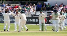 <font style='color:#000000'>Pakistan on top as Ireland struggle</font>