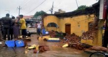 <font style='color:#000000'>Monsoon rains collapse houses in northern India: 37 dead</font>